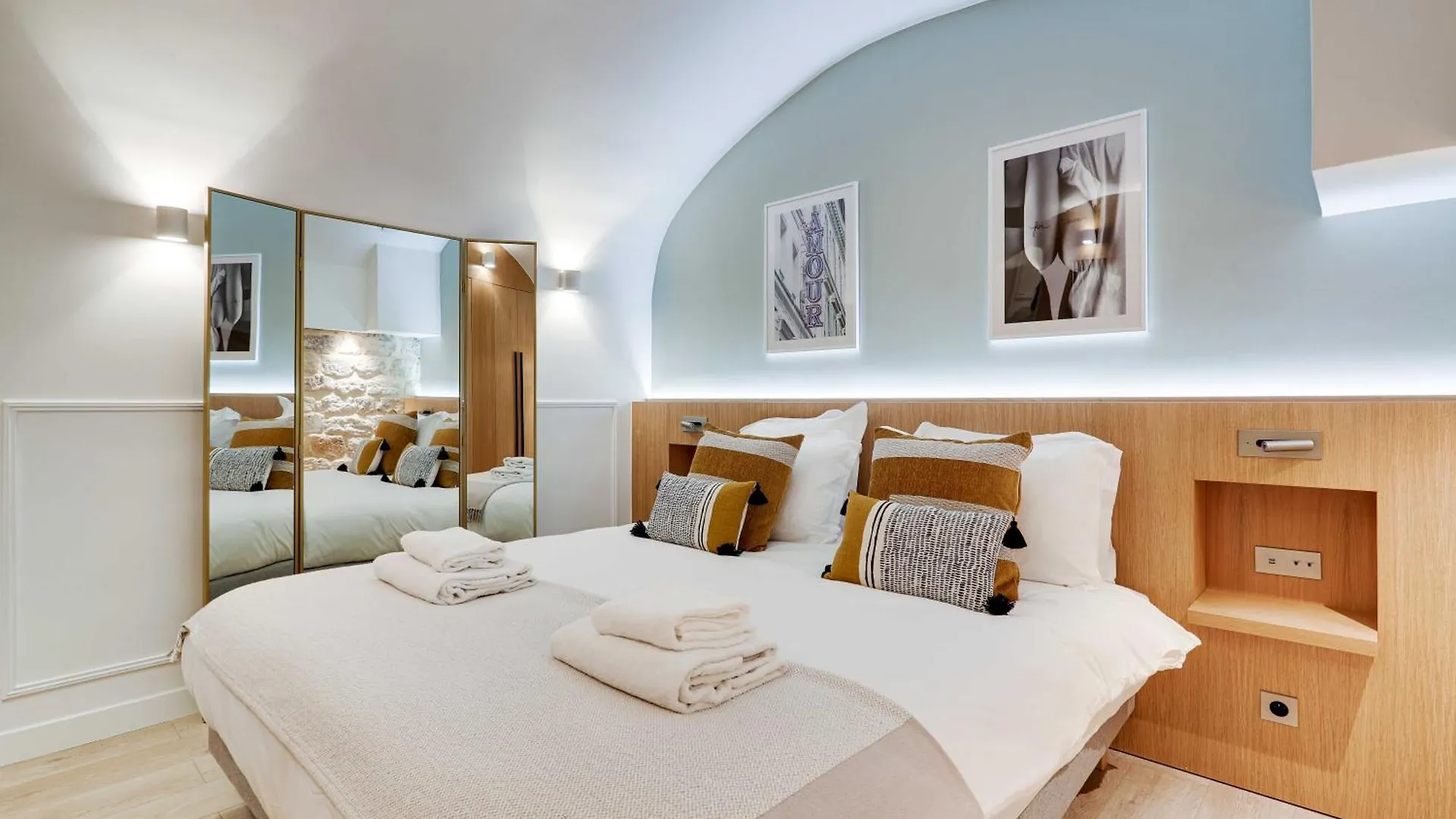 Ultra Central Town House By Architect - Louvre Paris Apartment