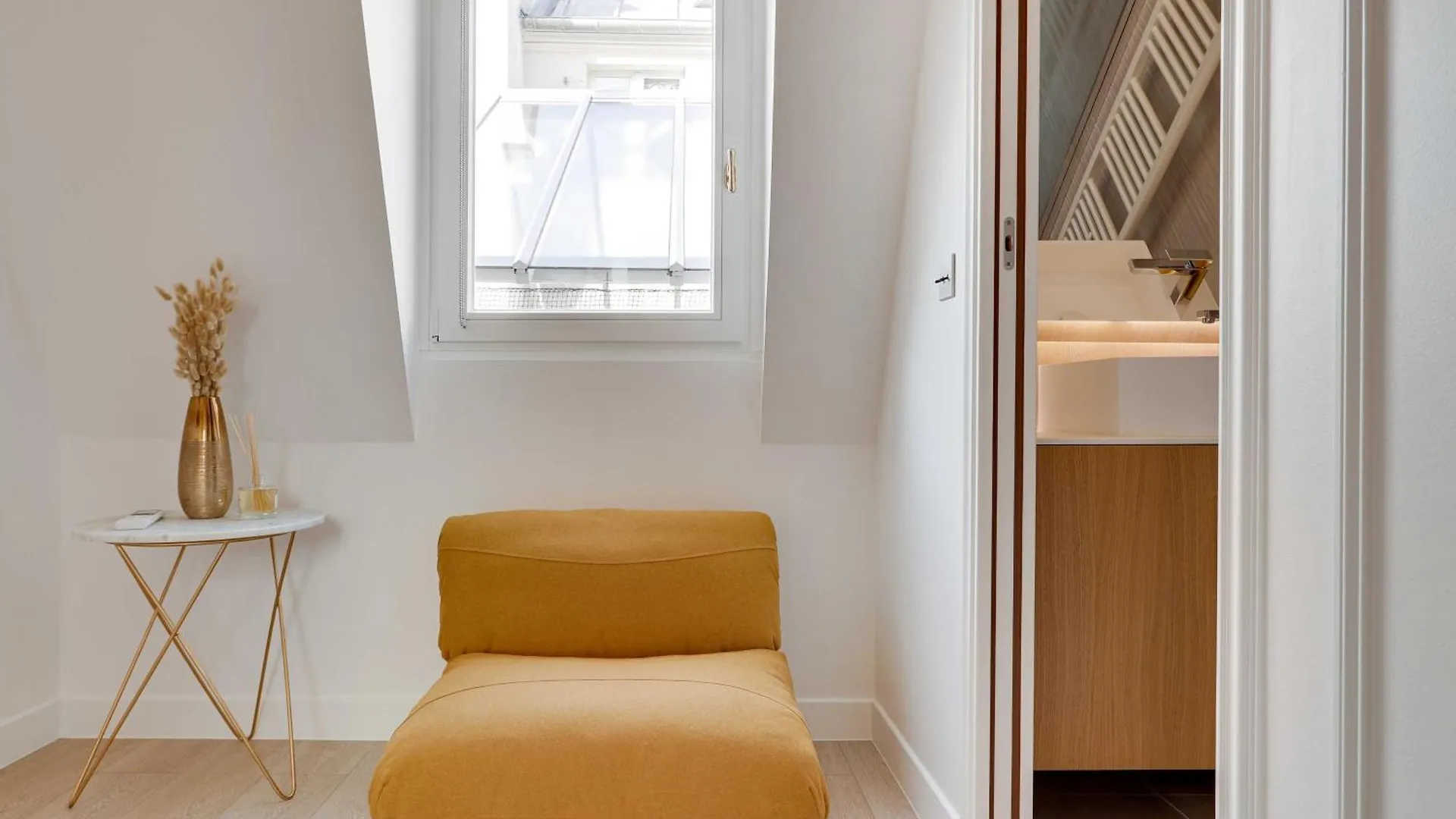 Ultra Central Town House By Architect - Louvre Paris Apartment